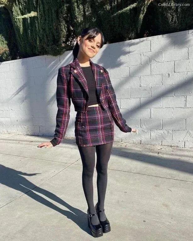 Jenna Ortega photo 10 of 5476