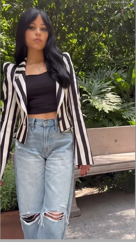 Jenna Ortega photo 24 of 5476