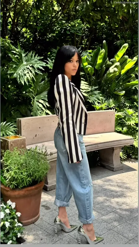 Jenna Ortega photo 6 of 5476
