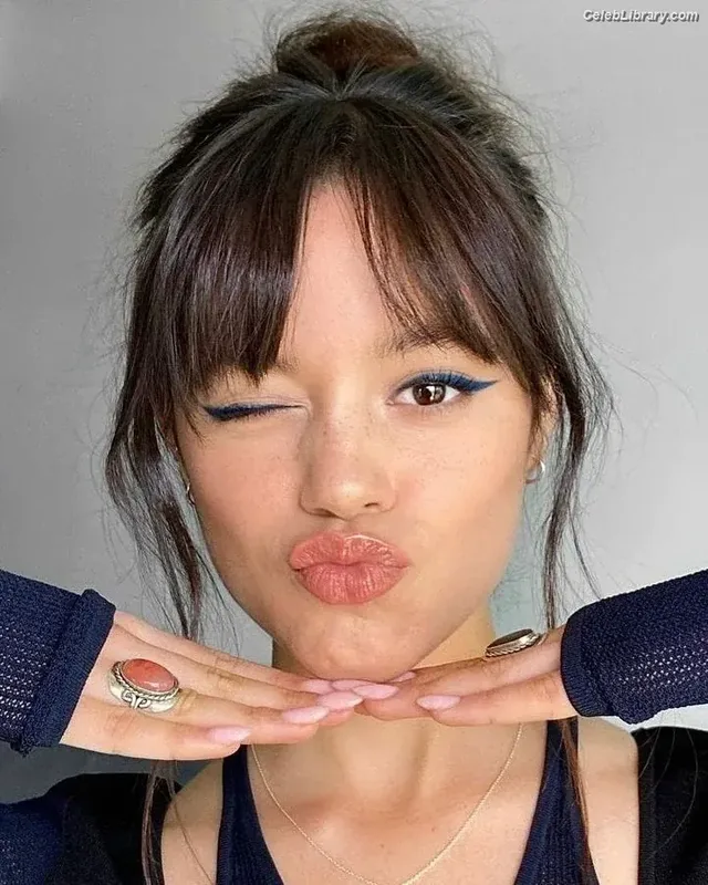 Jenna Ortega photo 8 of 5476