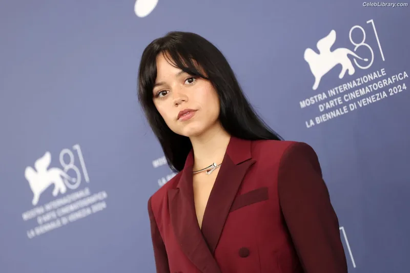 Jenna Ortega photo 11 of 5476