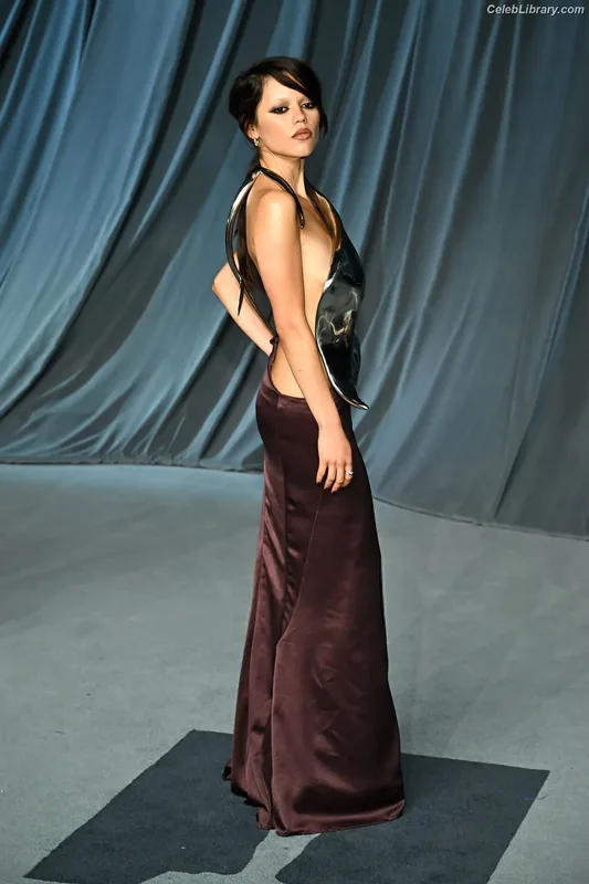 Jenna Ortega photo 19 of 5476