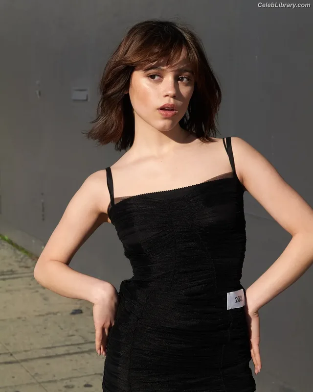 Jenna Ortega photo 3 of 5476