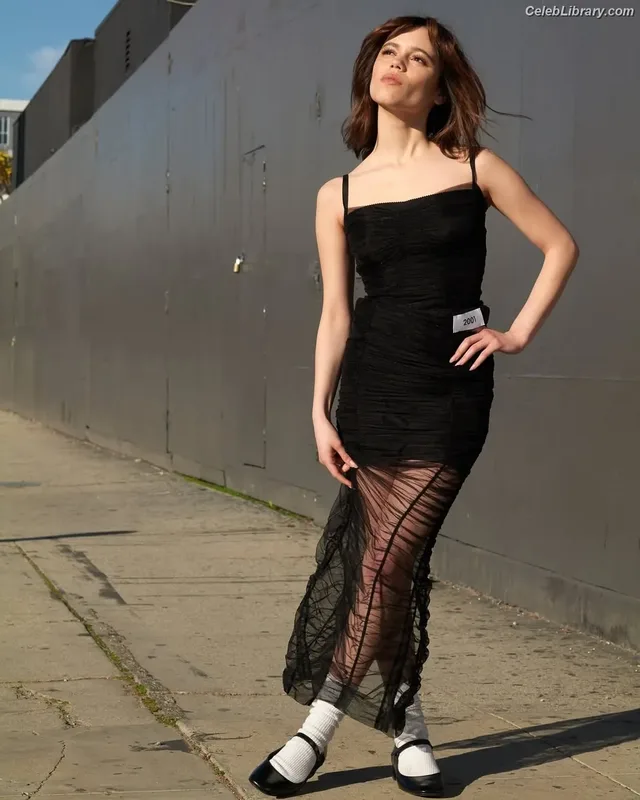 Jenna Ortega photo 4 of 5476