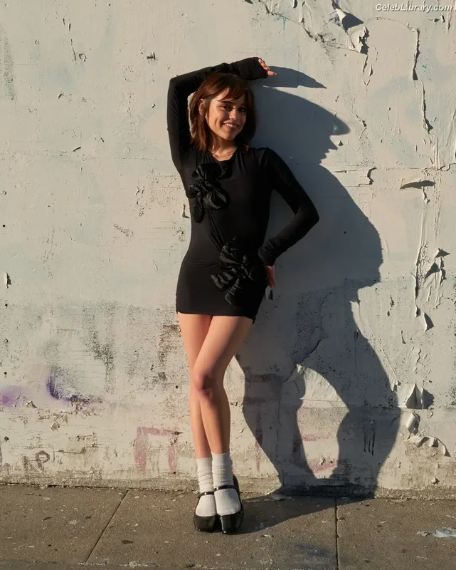Jenna Ortega photo 8 of 5476