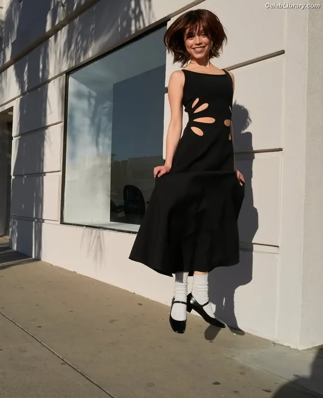 Jenna Ortega photo 9 of 5476