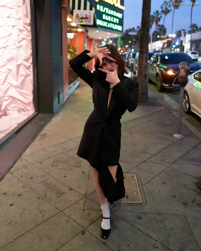Jenna Ortega photo 21 of 5476