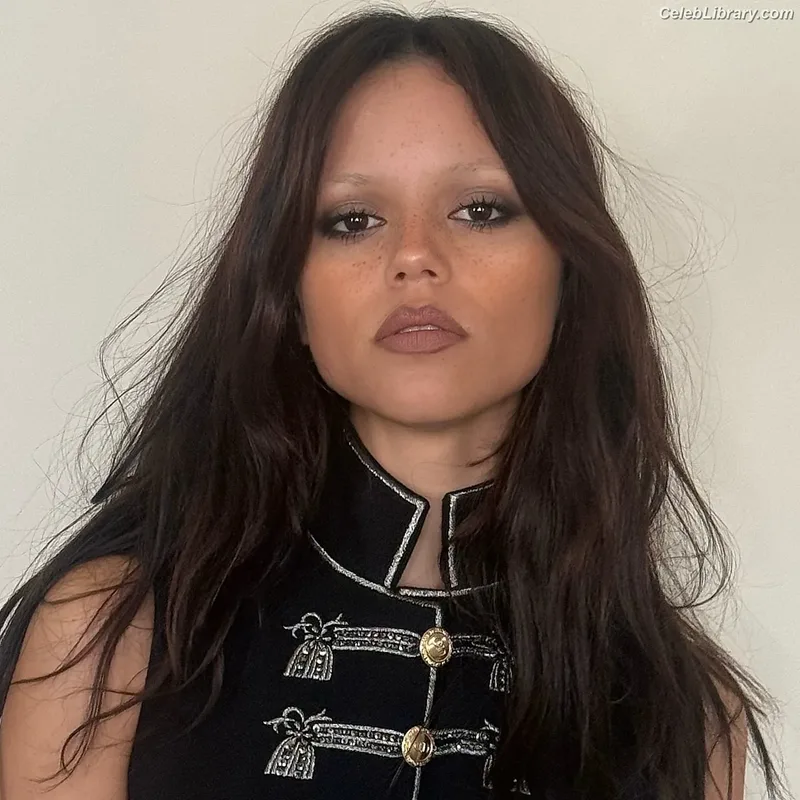 Jenna Ortega photo 4 of 5476