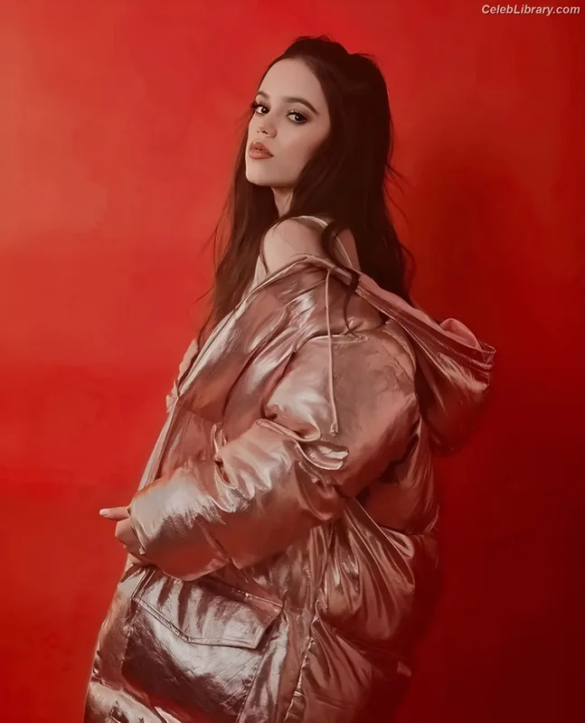 Jenna Ortega photo 22 of 5476