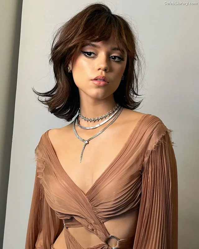 Jenna Ortega photo 5 of 5476