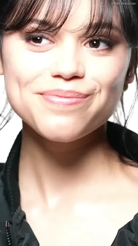 Jenna Ortega photo 4 of 5476