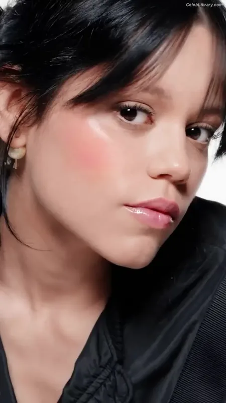Jenna Ortega photo 11 of 5476