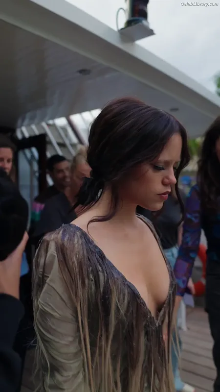 Jenna Ortega photo 3 of 5476