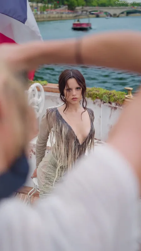 Jenna Ortega photo 4 of 5476