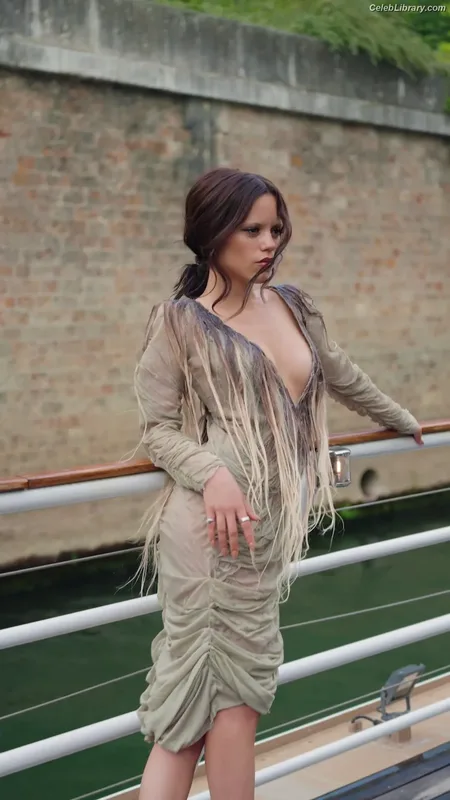 Jenna Ortega photo 6 of 5476