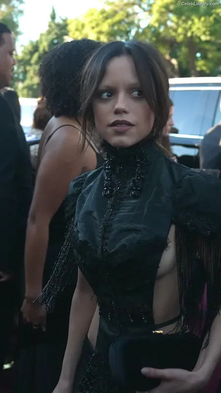 Jenna Ortega photo 15 of 5476