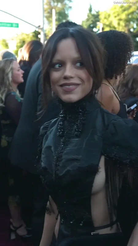 Jenna Ortega photo 16 of 5476