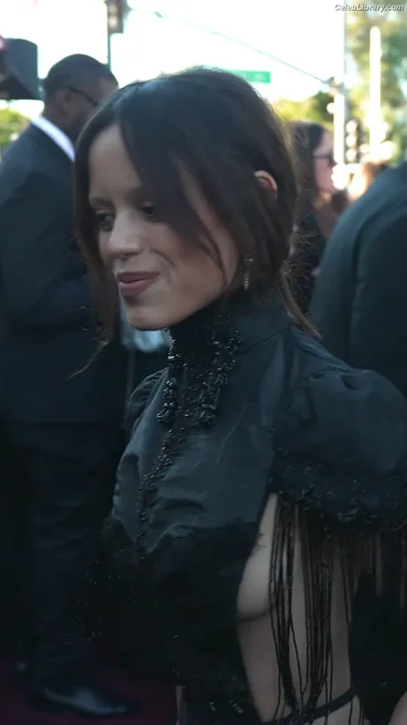 Jenna Ortega photo 17 of 5476