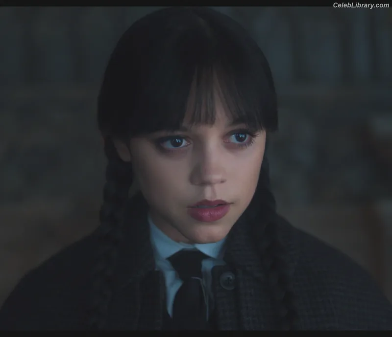 Jenna Ortega photo 2 of 5476