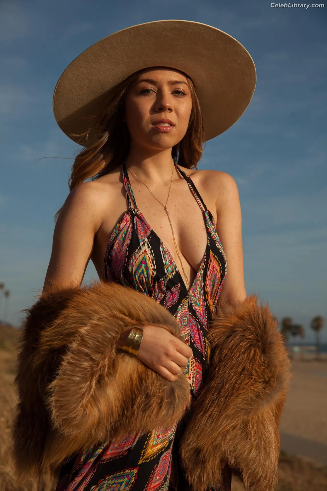 Jennette McCurdy photo 18 of 261