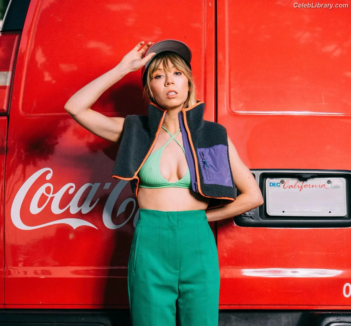 Jennette McCurdy photo 16 of 261