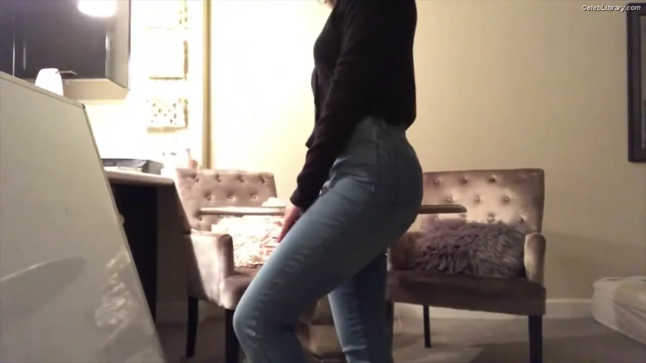 Jennette McCurdy photo 9 of 261