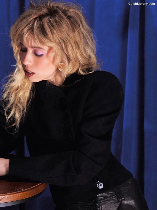 Jennette McCurdy photo 9 of 261