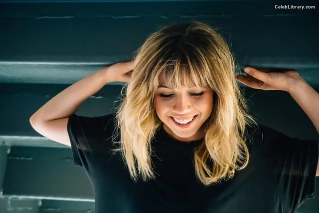 Jennette McCurdy photo 23 of 261