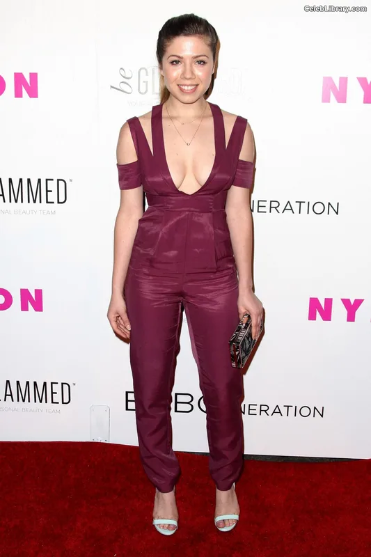 Jennette McCurdy photo 22 of 261