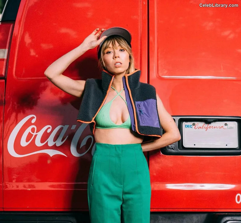 Jennette McCurdy photo 16 of 261