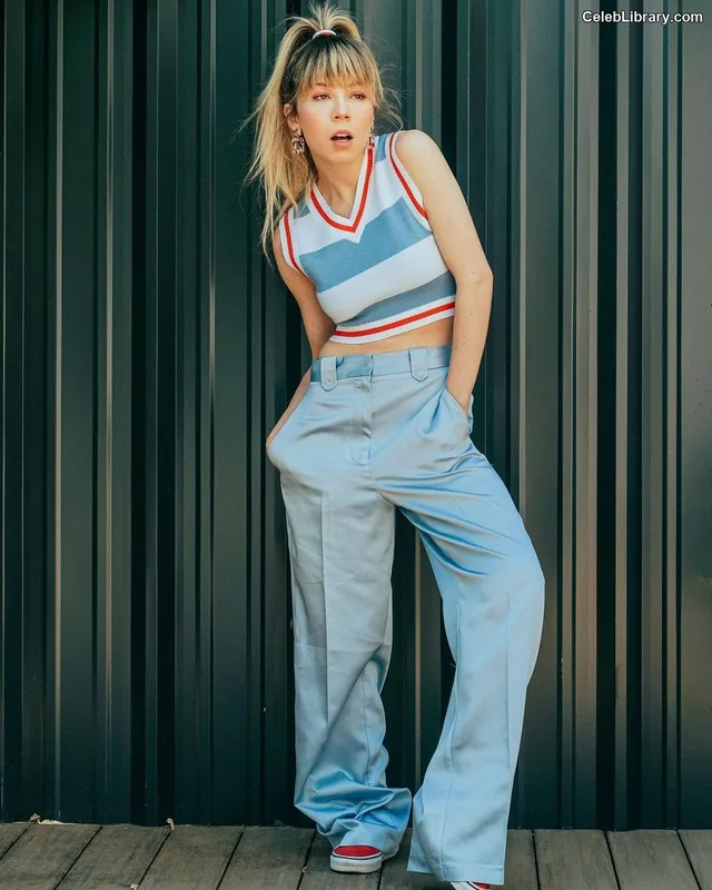 Jennette McCurdy photo 18 of 261