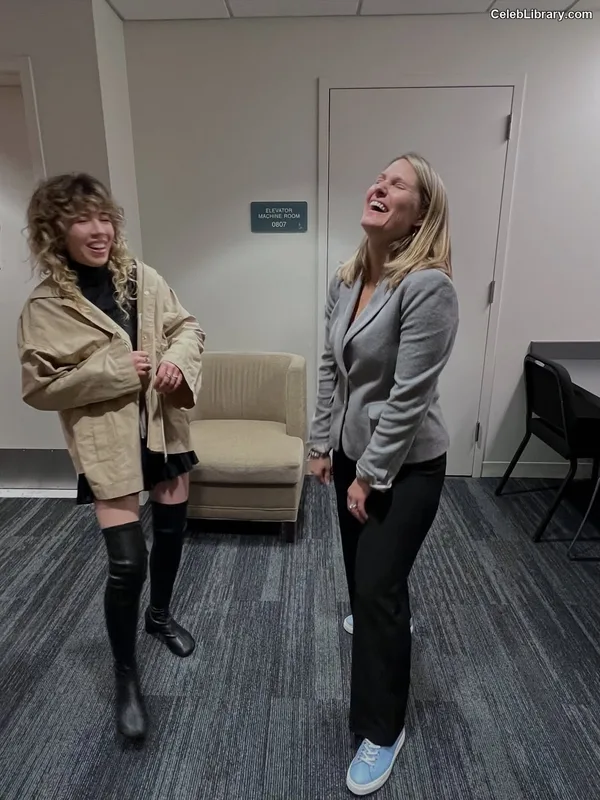 Jennette McCurdy photo 21 of 261