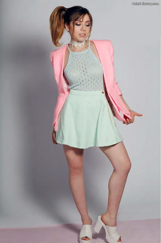 Jennette McCurdy photo 19 of 261