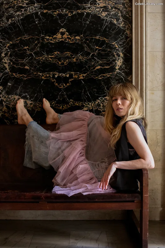 Jennette McCurdy photo 1 of 261