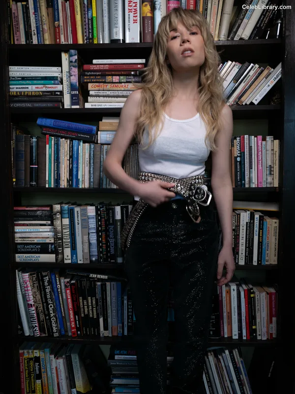 Jennette McCurdy photo 12 of 261