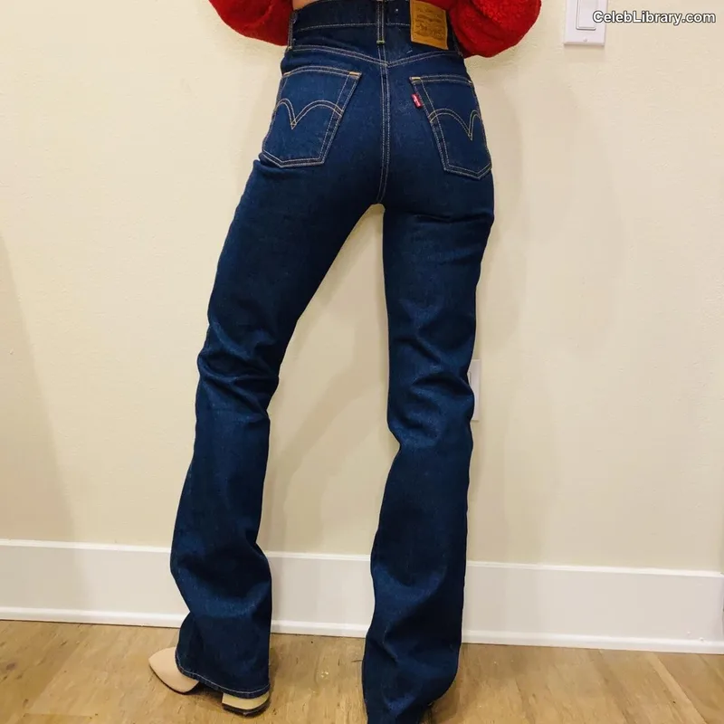 Jennette McCurdy photo 1 of 261