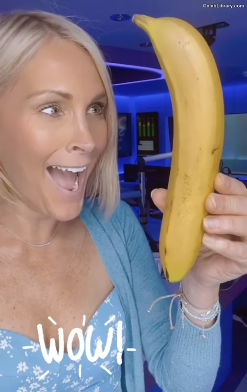 Jenni Falconer photo 14 of 194