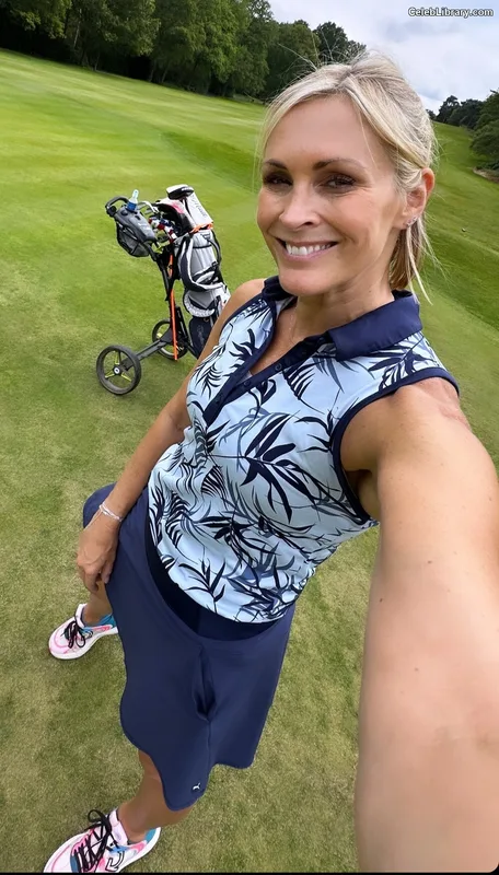 Jenni Falconer photo 2 of 194