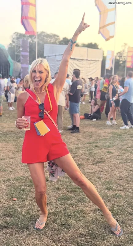 Jenni Falconer photo 22 of 194