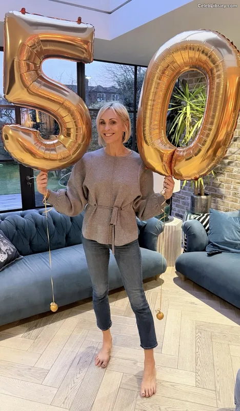 Jenni Falconer photo 5 of 194