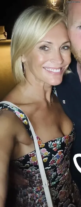 Jenni Falconer photo 12 of 194