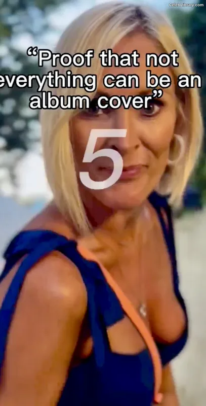 Jenni Falconer photo 17 of 194