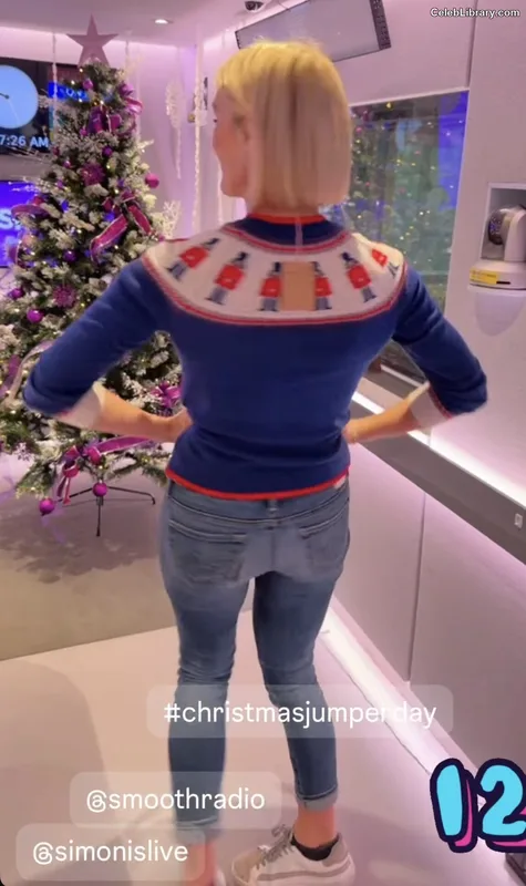 Jenni Falconer photo 21 of 194