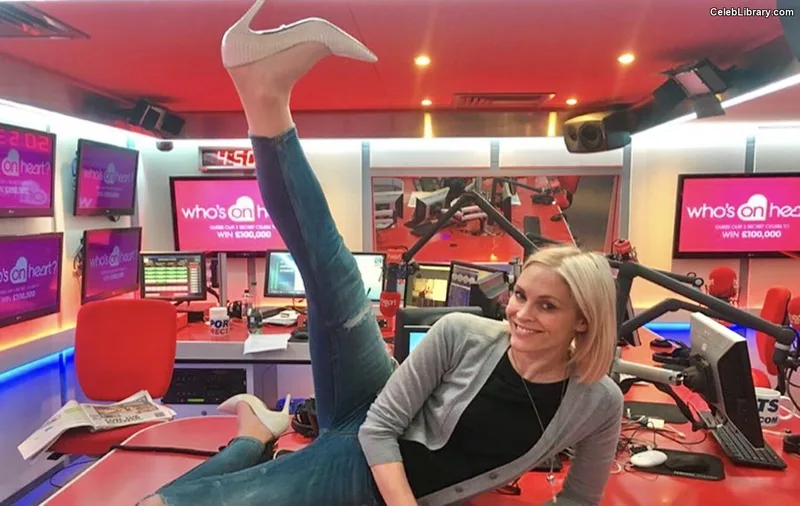 Jenni Falconer photo 4 of 194
