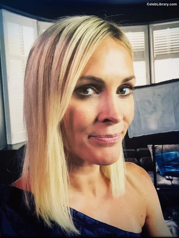 Jenni Falconer photo 5 of 194