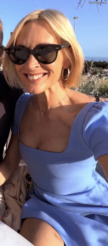 Jenni Falconer photo 14 of 194