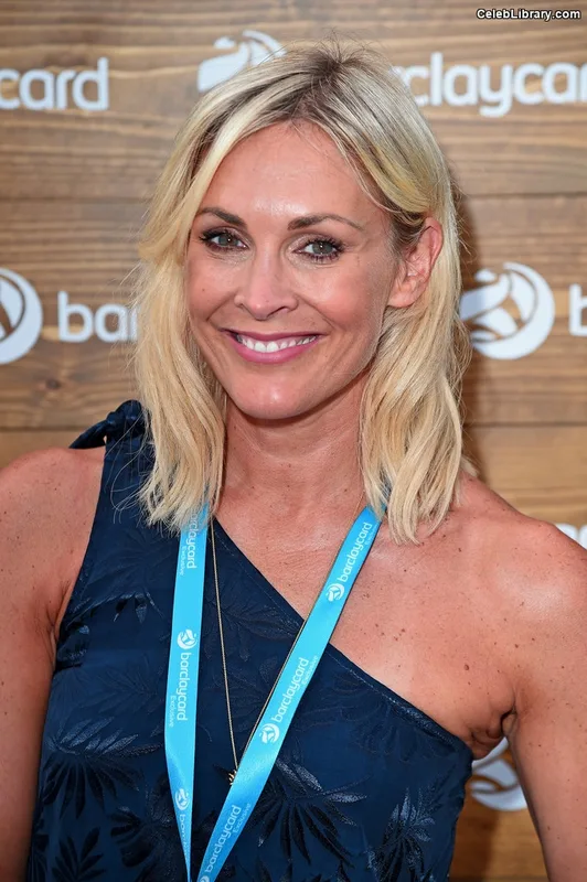 Jenni Falconer photo 13 of 194