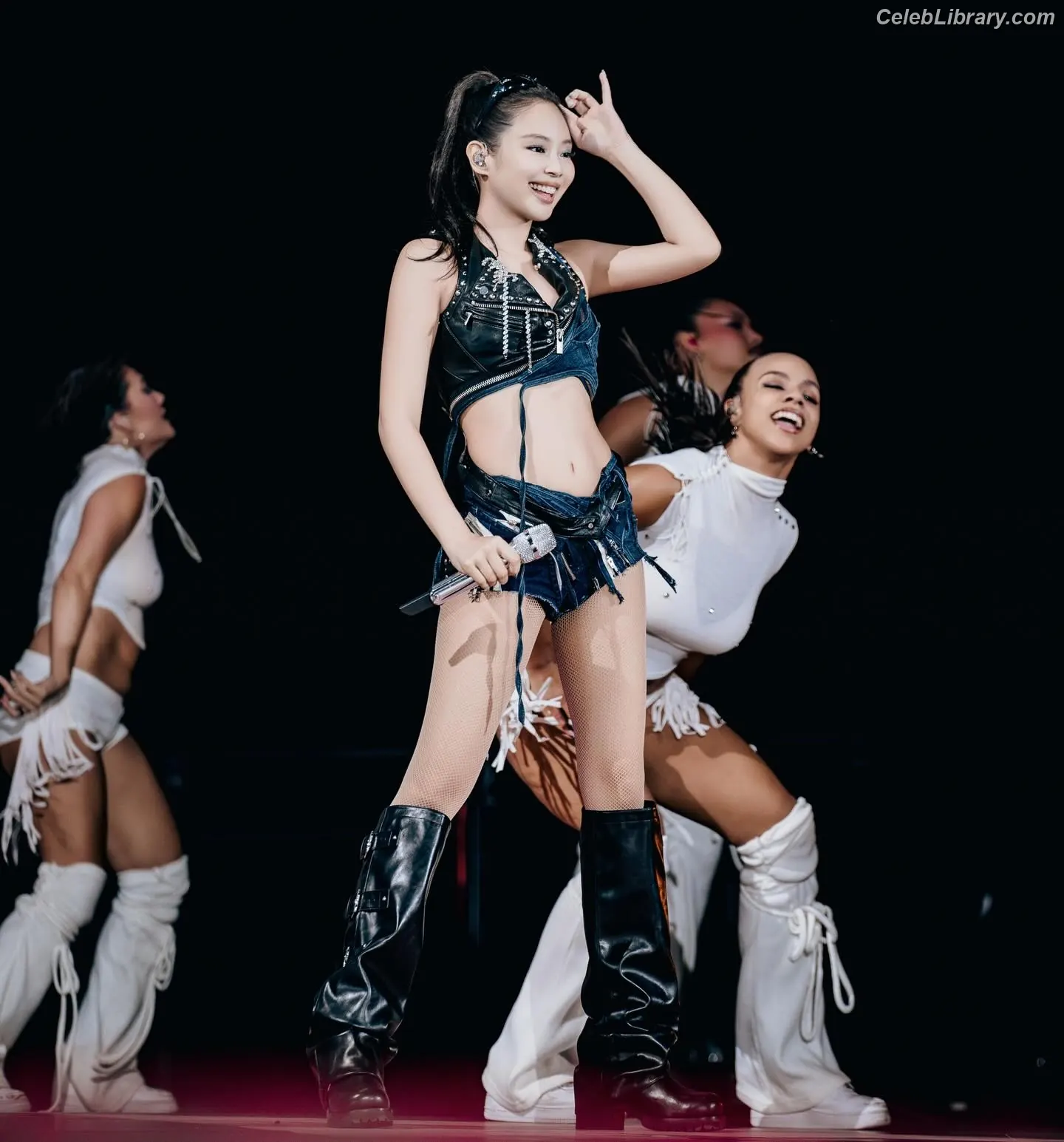 Jennie  BLΛƆKPIИK (Blackpink) photo 1 of 3641