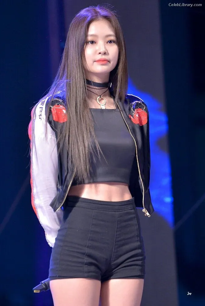 Jennie  BLΛƆKPIИK (Blackpink) photo 4 of 3641