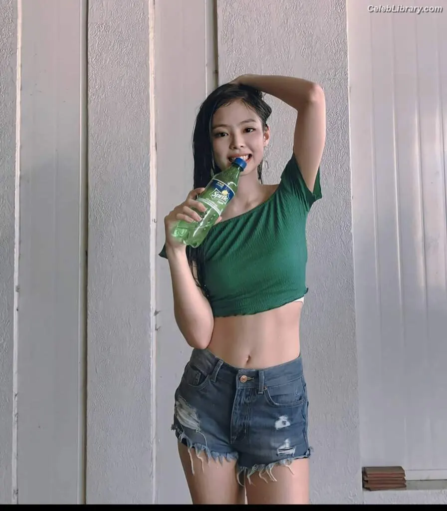 Jennie  BLΛƆKPIИK (Blackpink) photo 1 of 3641